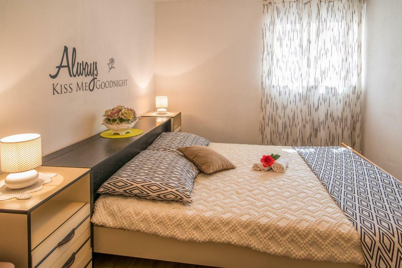 Apartmani Marija 马林斯卡 外观 照片